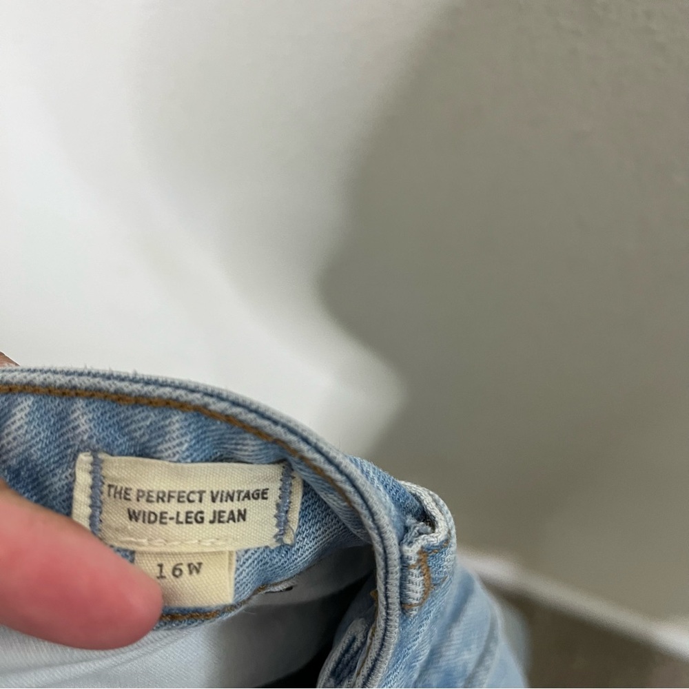 Madewell Light Wash Wide-Leg Jeans - Picture 6 of 7